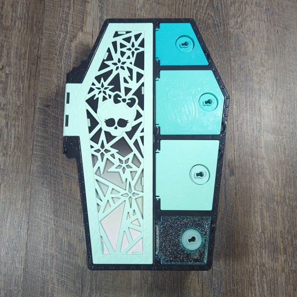 Monster High Skulltimate Secrets Fearidescent Lagoona Blue Locker Only